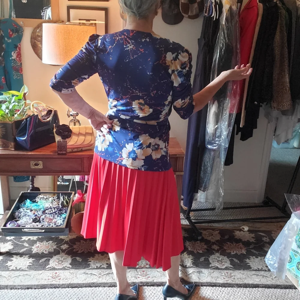 veronica m blue floral wrap top - Picture 3 of 10